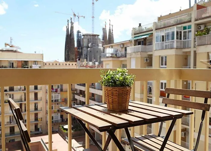 Sagrada Familia Views Nos Preocupa Su Seguridad. 아파트 *